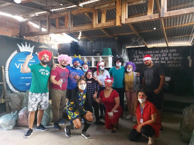 Cartaz da ação: doação de brinquedos e Pix